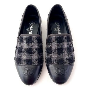 CHANEL | Tweed Cap Toe Loafers Flats CC Interlocking Logo Black Grey Plaid 36.5